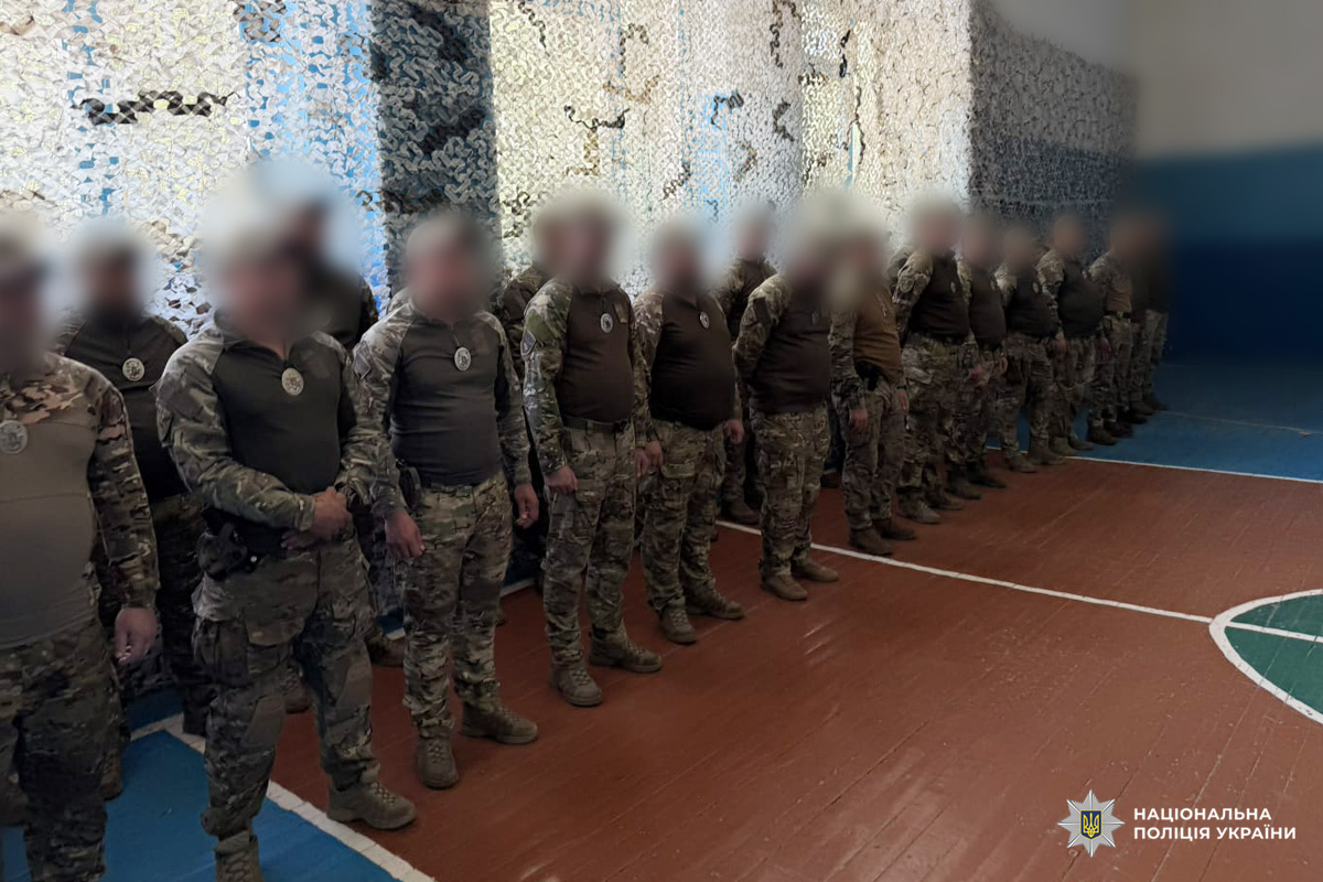 Поліцейських стрілецького батальйону Харківщини нагородили за сумлінну службу та відданість Україні