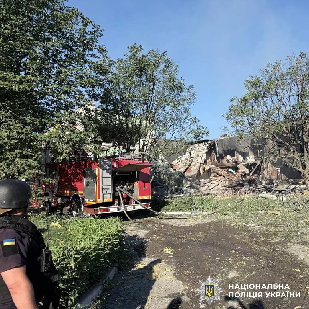 На фото наслідки ворожого обстрілу