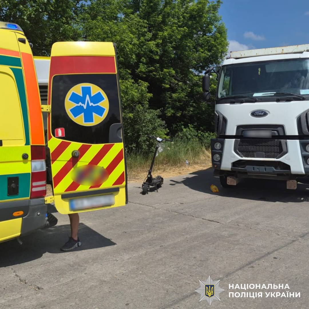 Поліція закликає батьків контролювати використання дітьми електросамокатів: на Харківщині в ДТП травмувалися дві дівчинки