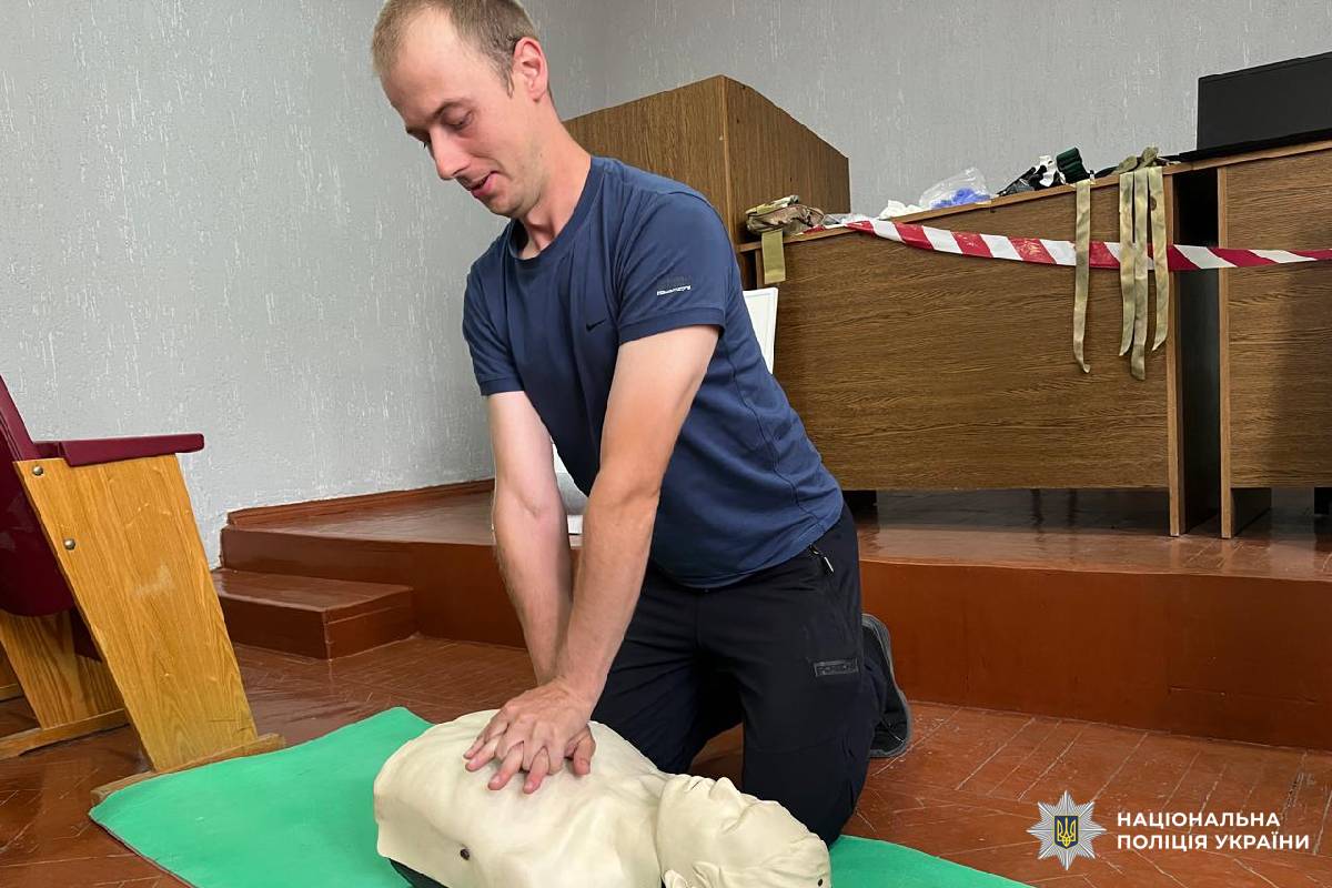 Безпека понад усе: поліцейські Харківщини вдосконалили знання з мінної безпеки та домедичної допомоги