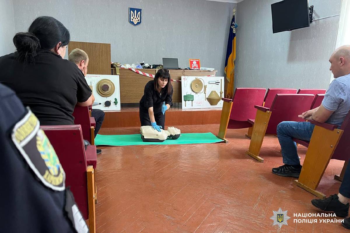 Безпека понад усе: поліцейські Харківщини вдосконалили знання з мінної безпеки та домедичної допомоги