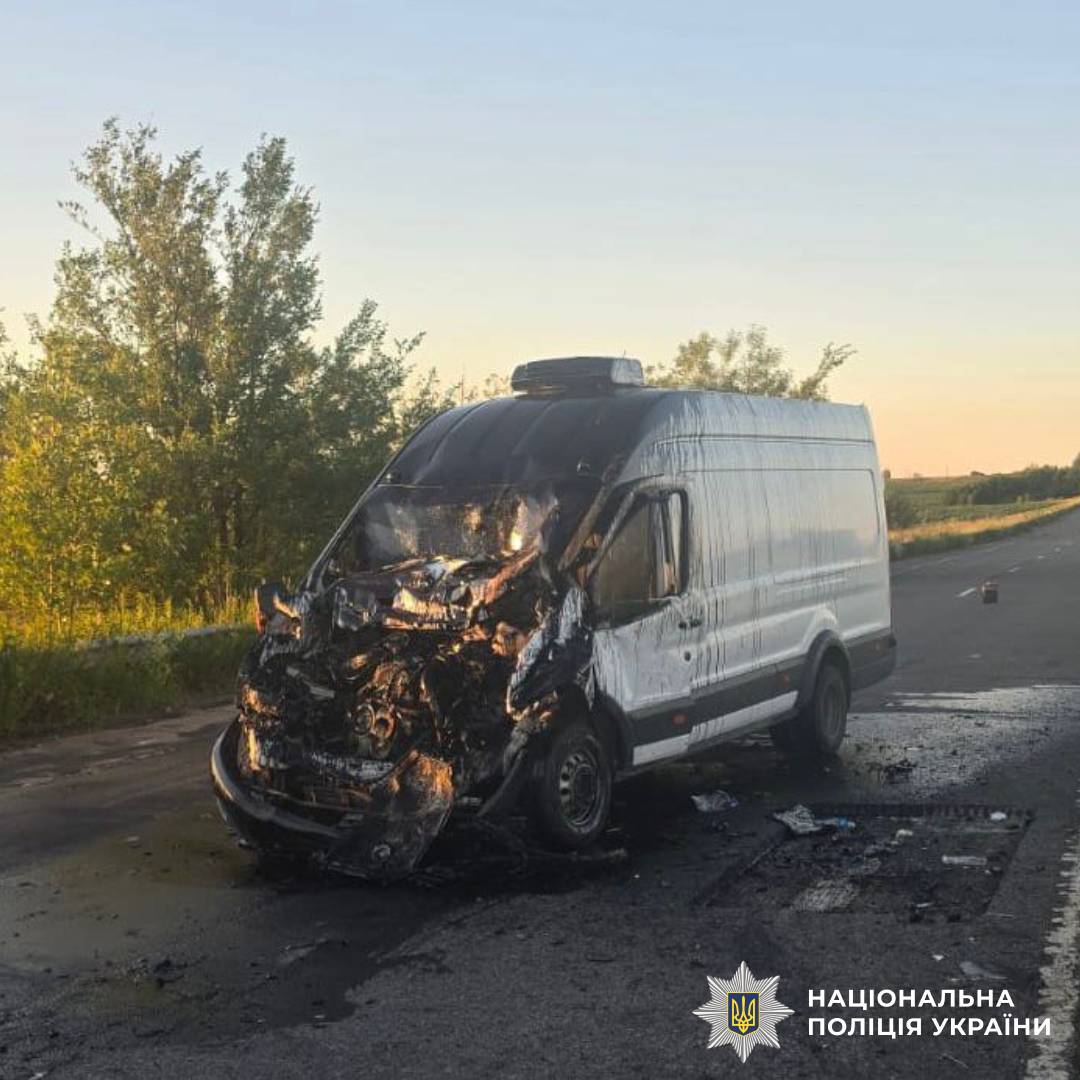 На Харківщині поліцейські встановлюють обставини ДТП, у якій постраждав чоловік