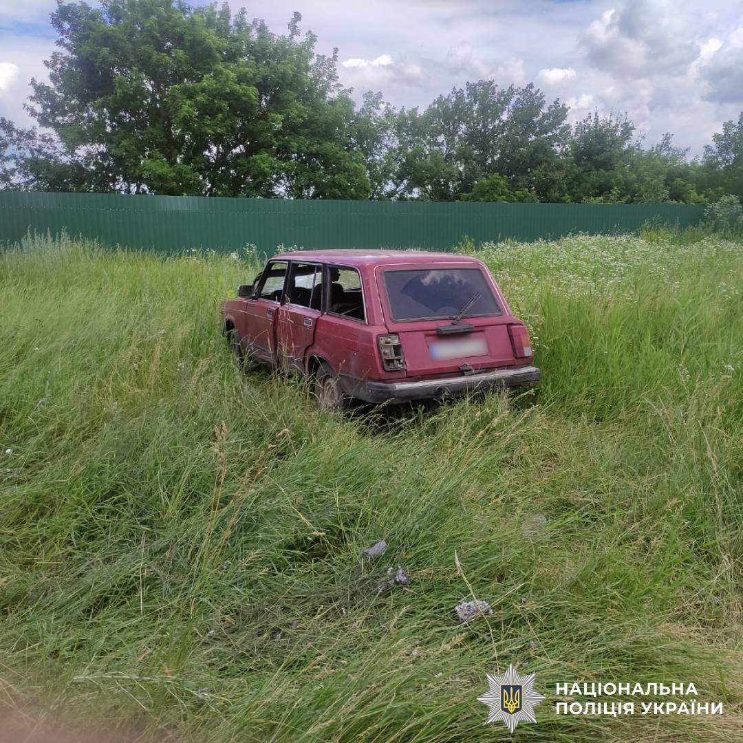 На фото зображені наслідки ворожого обстрілу