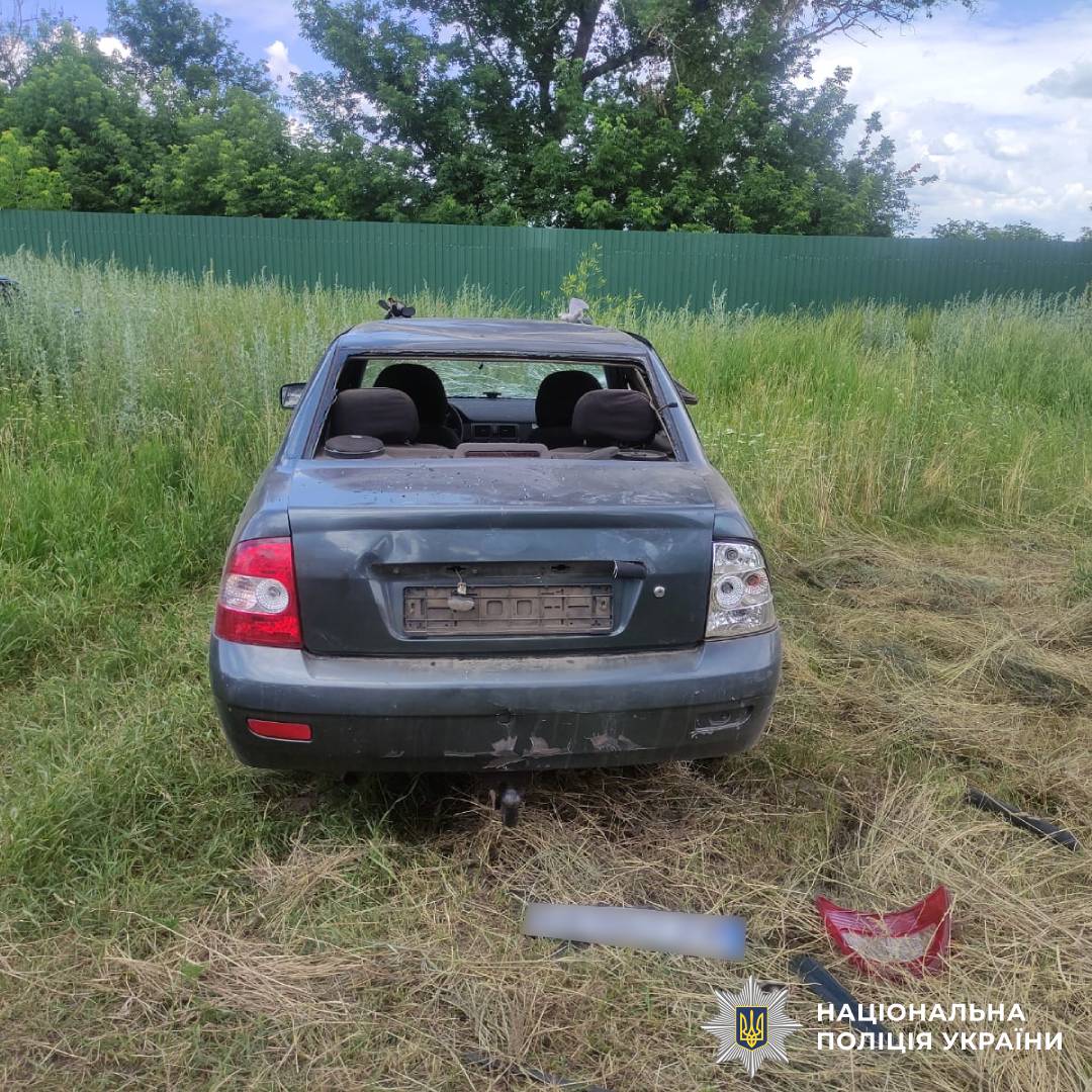 На фото зображені наслідки ворожого обстрілу