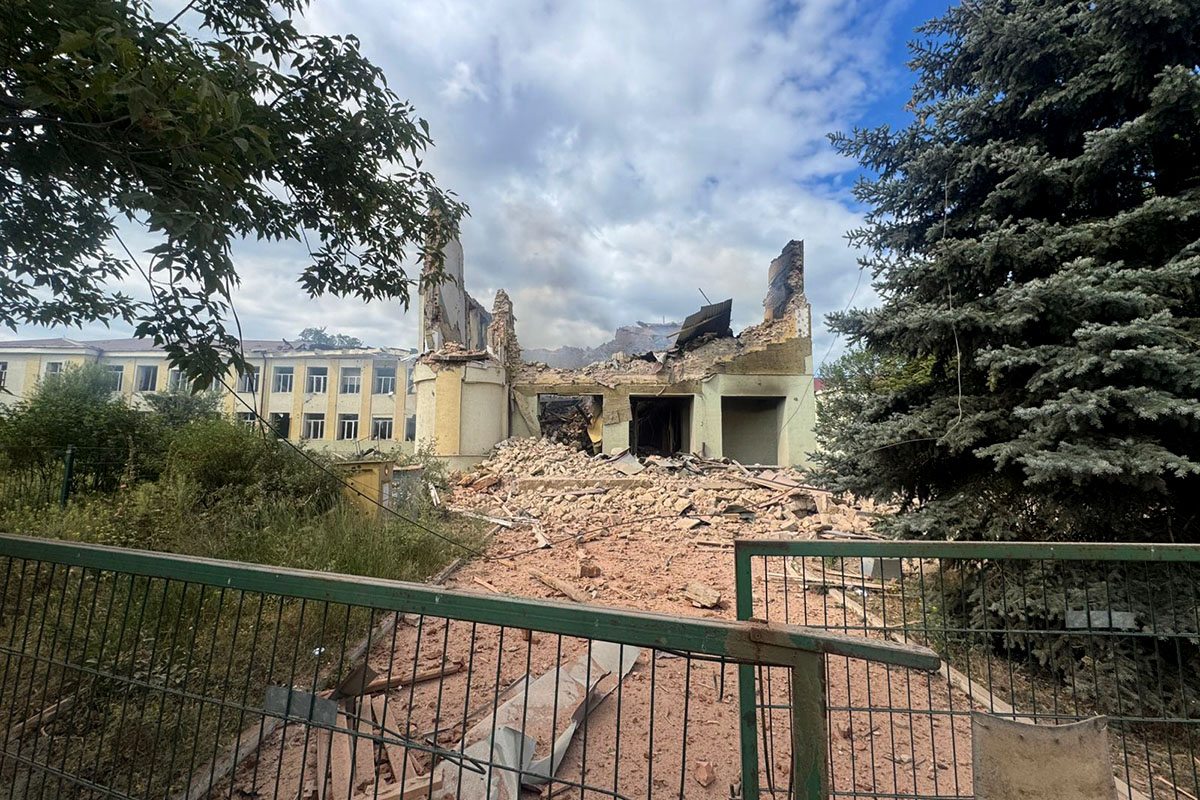 Зруйнована будівля