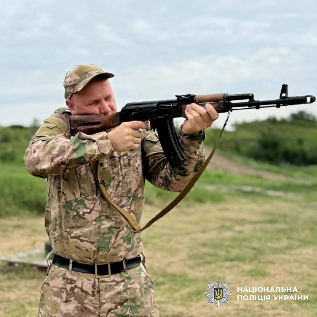 Поліцейські Берестинщини вдосконалюють навички володіння зброєю під час службових тренувань