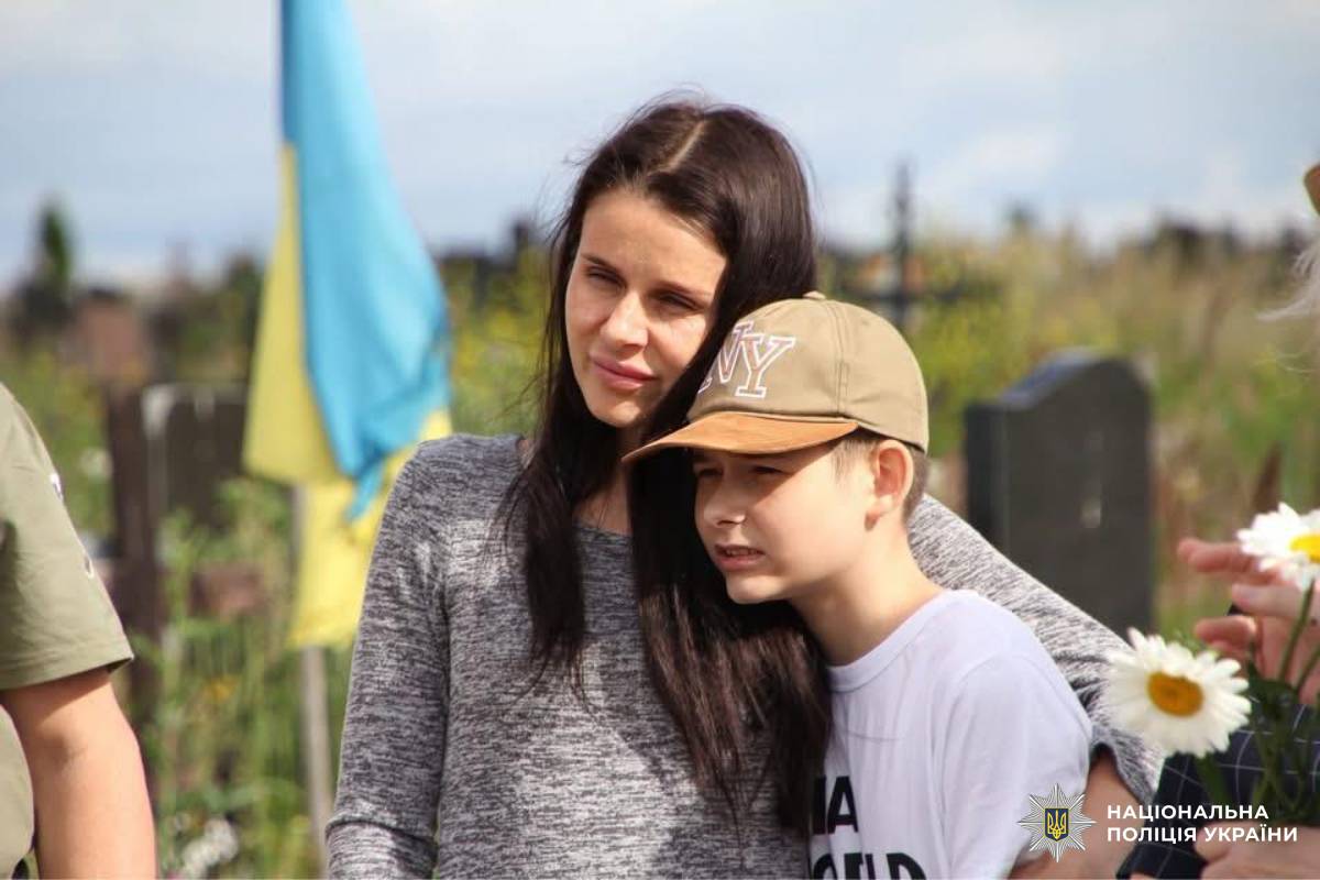 Поліція Харківщини долучилася до заходів з нагоди Дня Конституції України та вшанування пам’яті Захисників і Захисниць