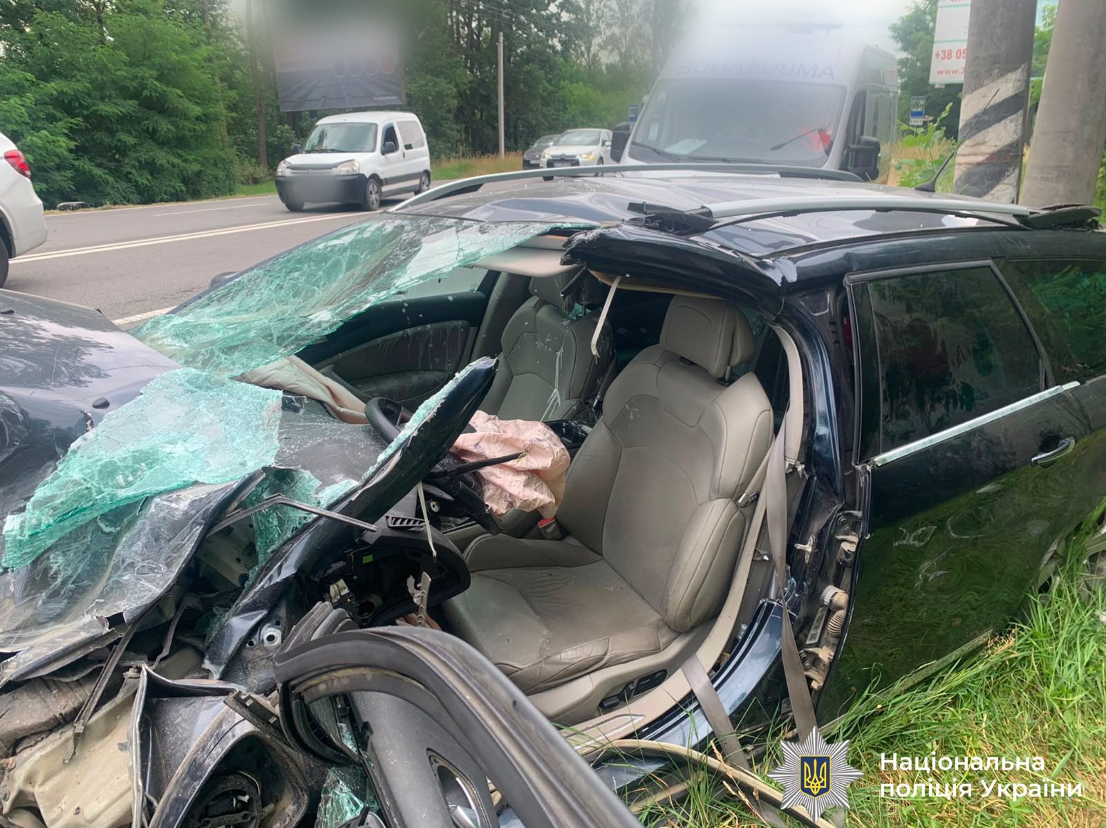 Попередньо встановлено, що відбулося зіткнення між  автомобілем «Citroën», та з пасажирським мікроавтобусом «Mercedes-Benz Sprinter», який здійснював рейс за маршрутом «Рогатин – Івано-Франківськ».