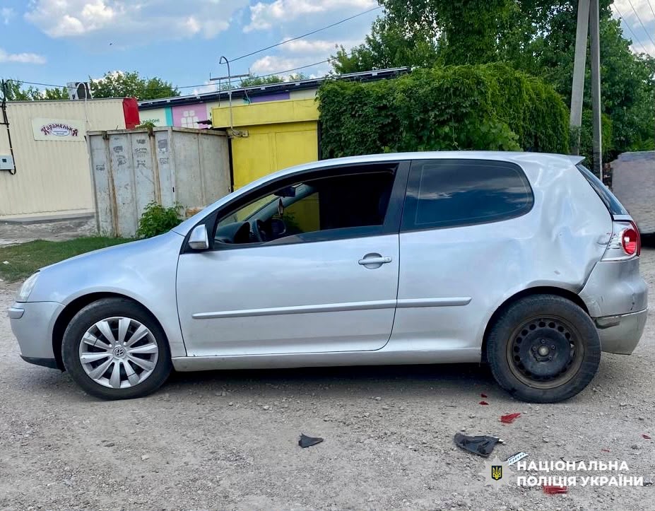 Пошкоджений автомобіль на місці ДТП