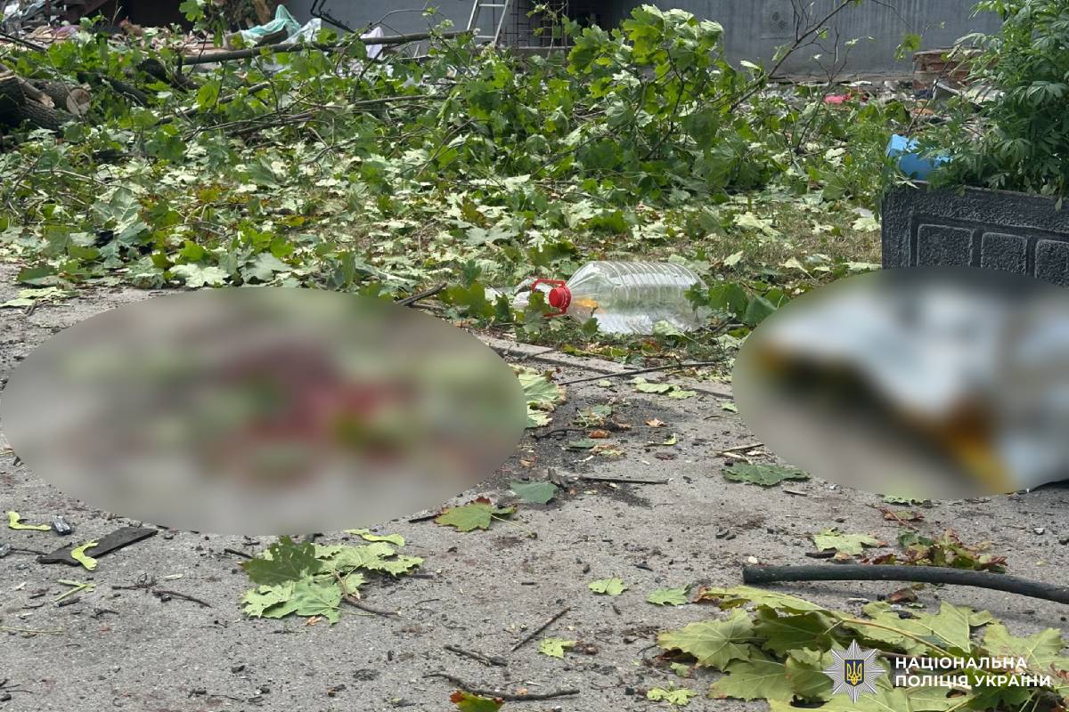 поліція працює на місцях ворожих обстрілів Харкова