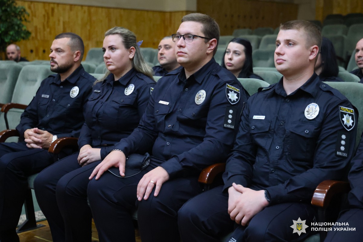 З нагоди професійного свята поліцейські ювенальної превенції Харківщини отримали відзнаки