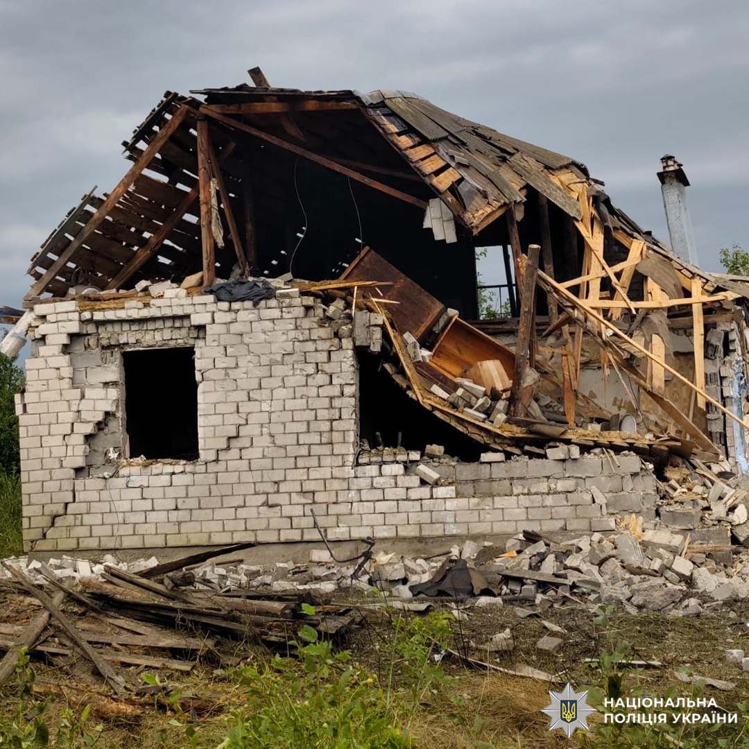Постраждали двадцять людей, серед яких двоє неповнолітніх: поліцейські задокументували наслідки воєнних злочинів країни-агресора на Харківщині