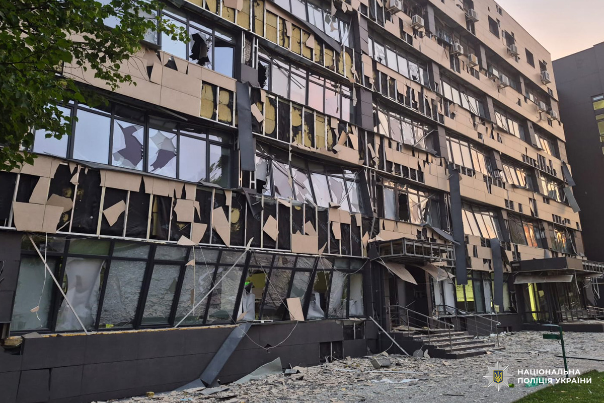 Постраждали двадцять людей, серед яких двоє неповнолітніх: поліцейські задокументували наслідки воєнних злочинів країни-агресора на Харківщині