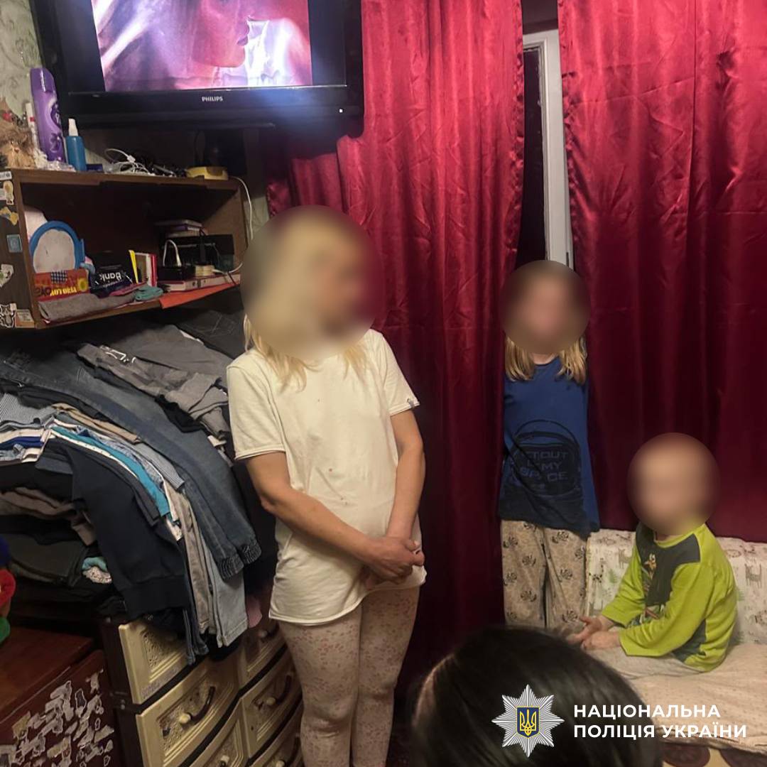 Безпека дитини — наш головний пріоритет: поліцейські Харківщини встановили особу правопорушниці та продовжують зʼясовувати всі обставини події щодо вчинення протиправних дій стосовно дитини