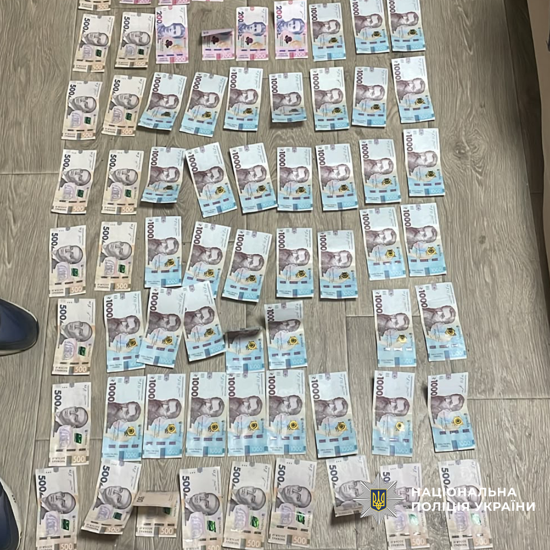 Понад 3,6 тисячі кущів конопель, майже 28 кілограмів канабісу та десятки затриманих: поліція Харківщини підбила проміжні підсумки спецоперації «Джентельмени»