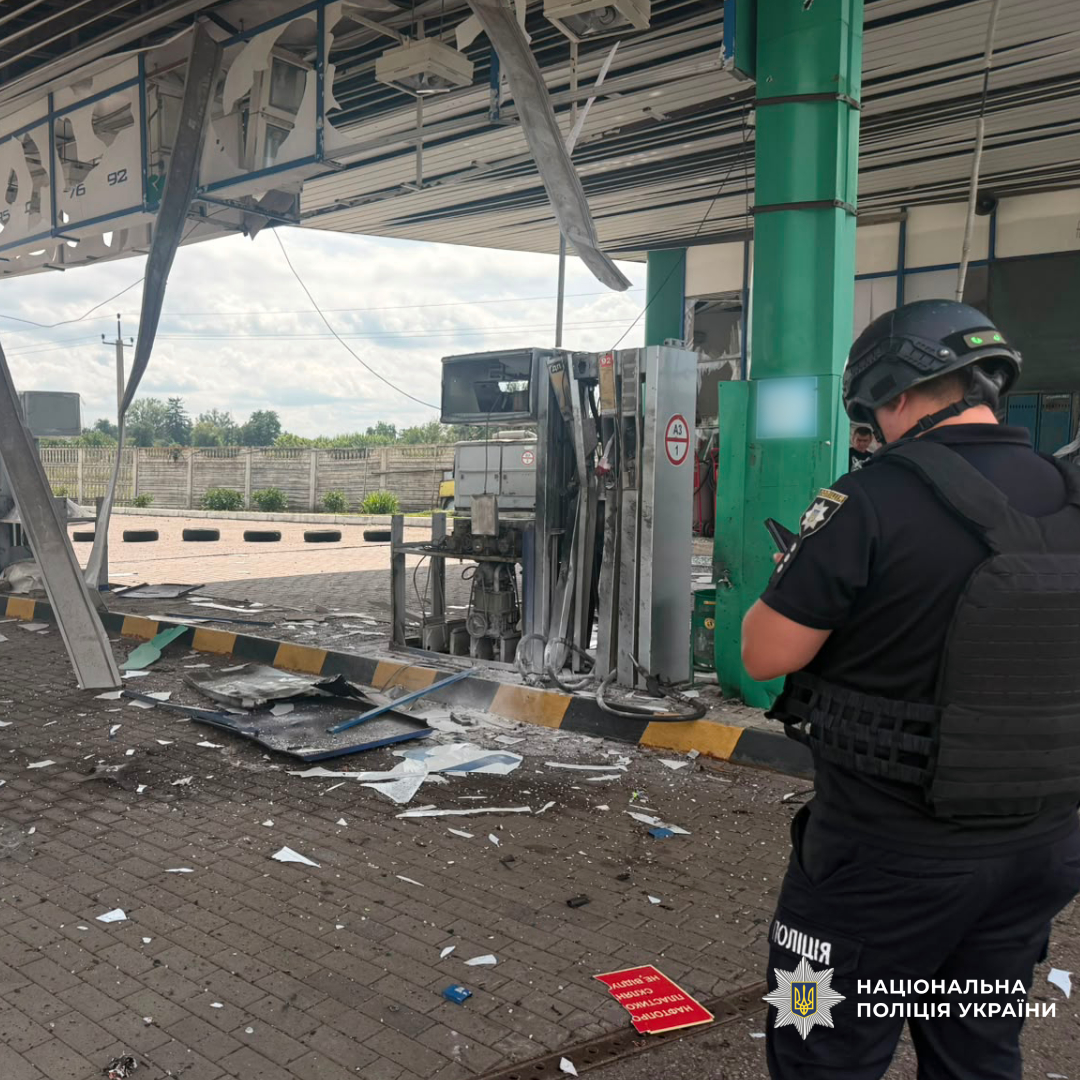 поліцейські продовжують збирати докази воєнних злочинів військовослужбовців рф на Харківщині