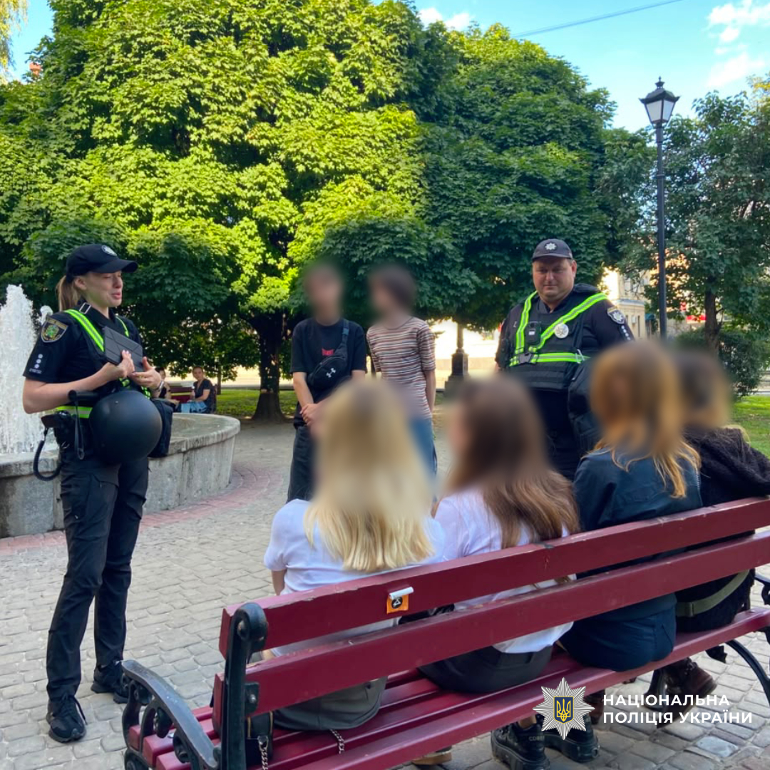 Ювенальні поліцейські Харкова нагадали підліткам про небезпеку дезінформації та ворожих інформаційних впливів