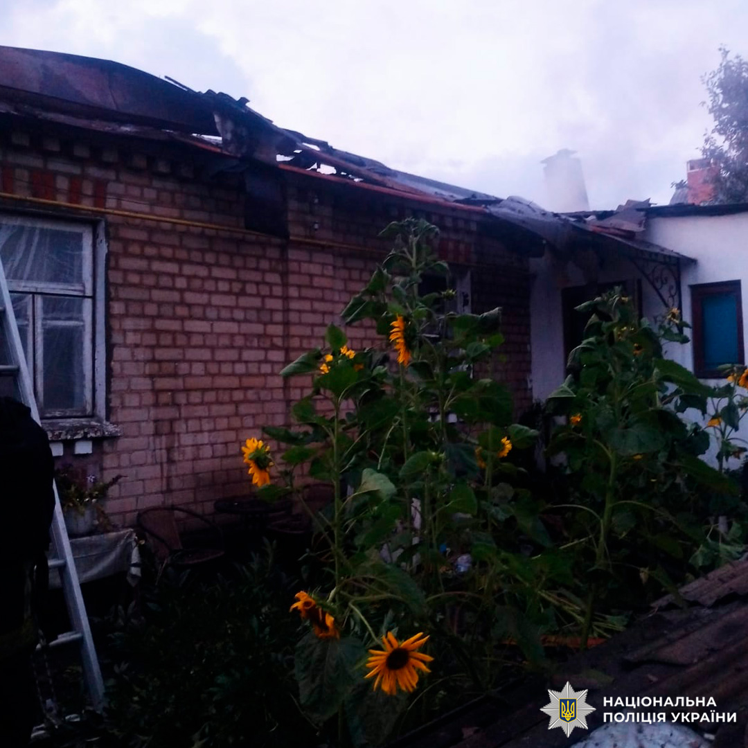 Дві людини загинули, ще 15 постраждали, серед яких дитина: поліцейські продовжують документувати наслідки воєнних злочинів російських військ на Харківщині