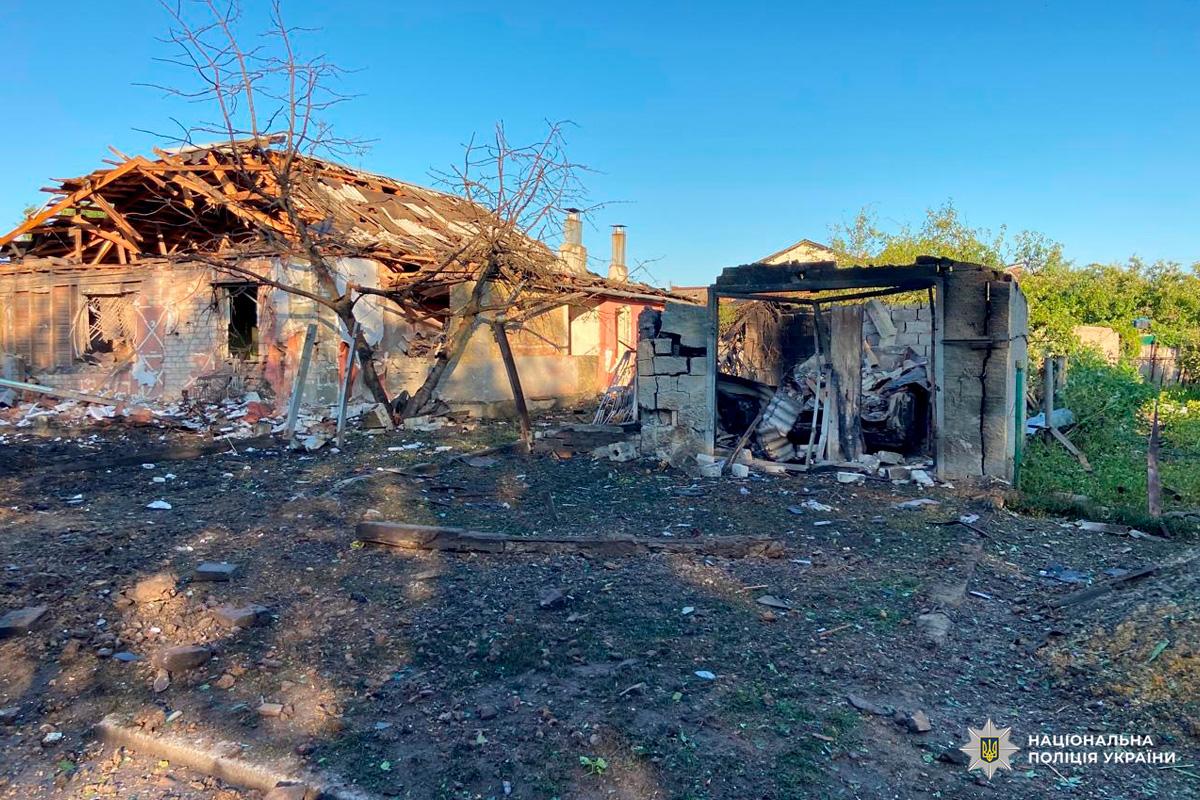 Три людини загинули, ще десятеро постраждали, серед яких двоє дітей: поліцейські задокументували наслідки воєнних злочинів окупантів на Харківщині