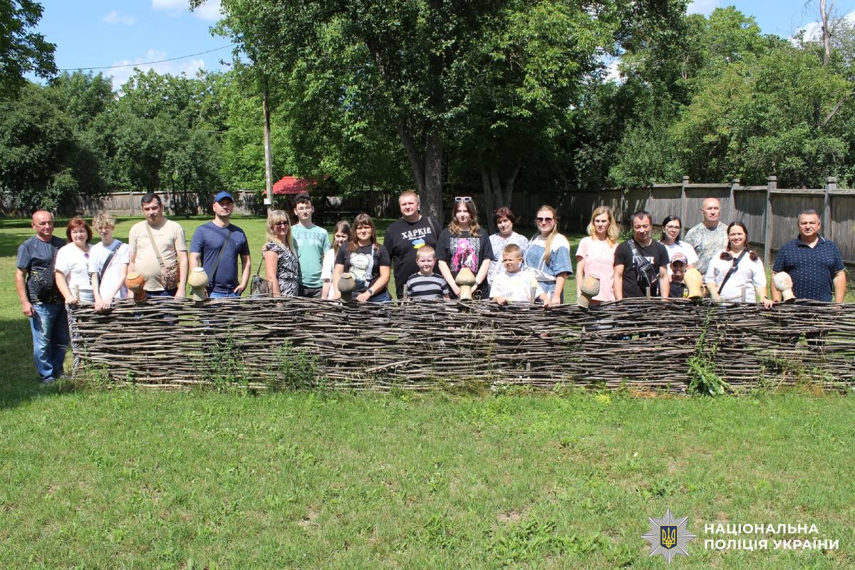 Підтримка ветеранів та родин захисників: поліція Харківщини організувала культурно-просвітницьку поїздку в межах реалізації ветеранської політики