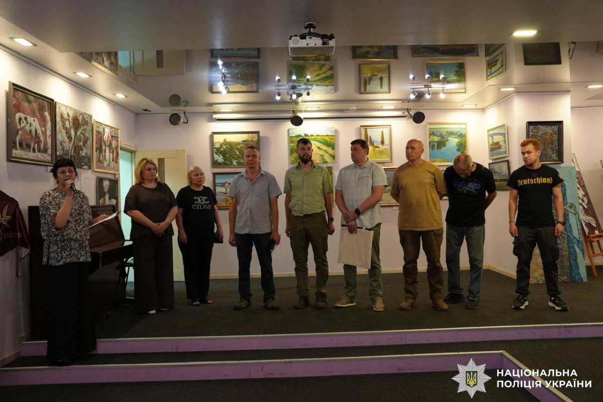 Поліція Харківщини долучилася до благодійної мистецької ініціативи на підтримку ветеранів і захисників України
