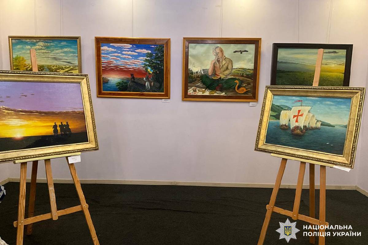 Поліція Харківщини долучилася до благодійної мистецької ініціативи на підтримку ветеранів і захисників України
