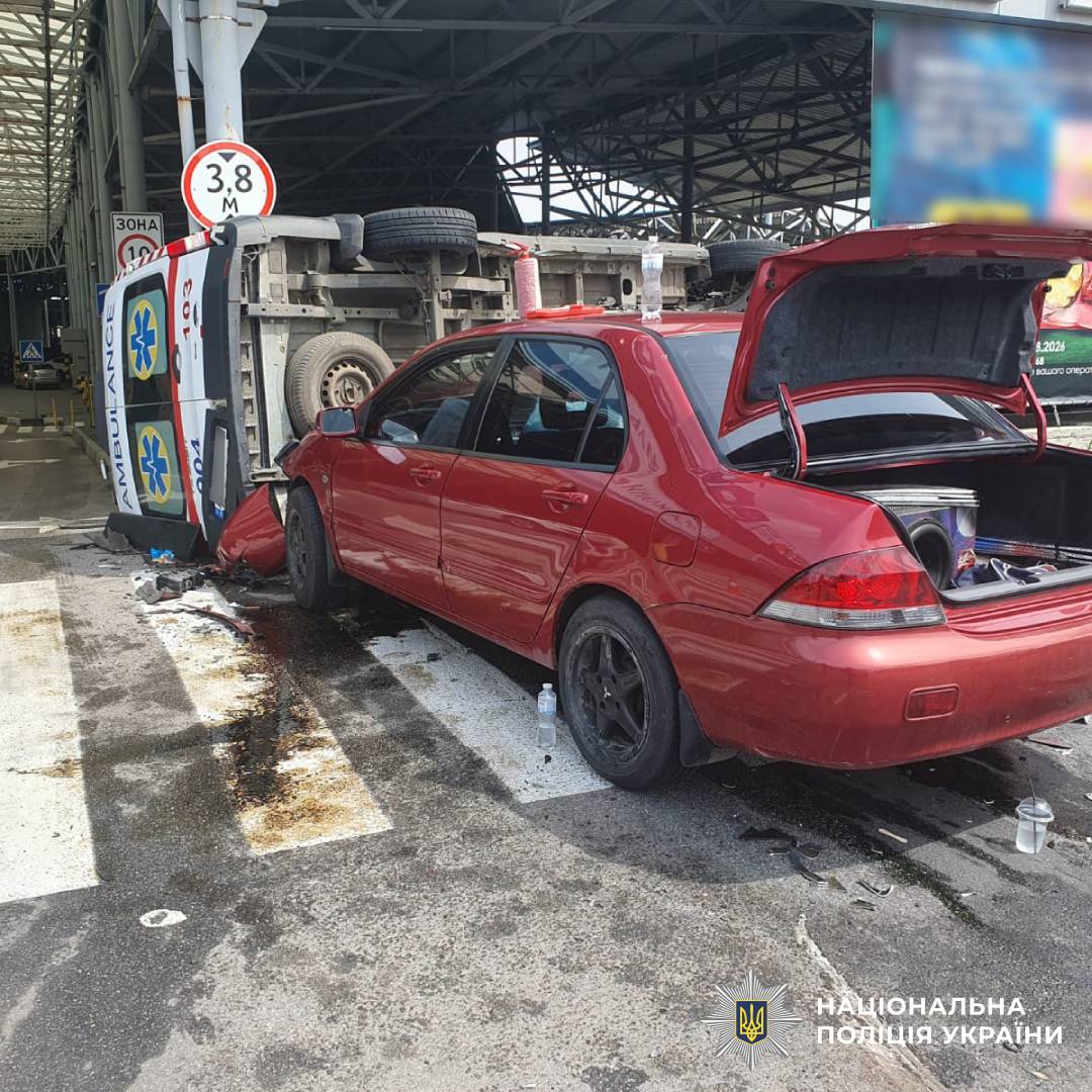 У Харкові внаслідок ДТП постраждали двоє людей: поліція встановлює обставини події