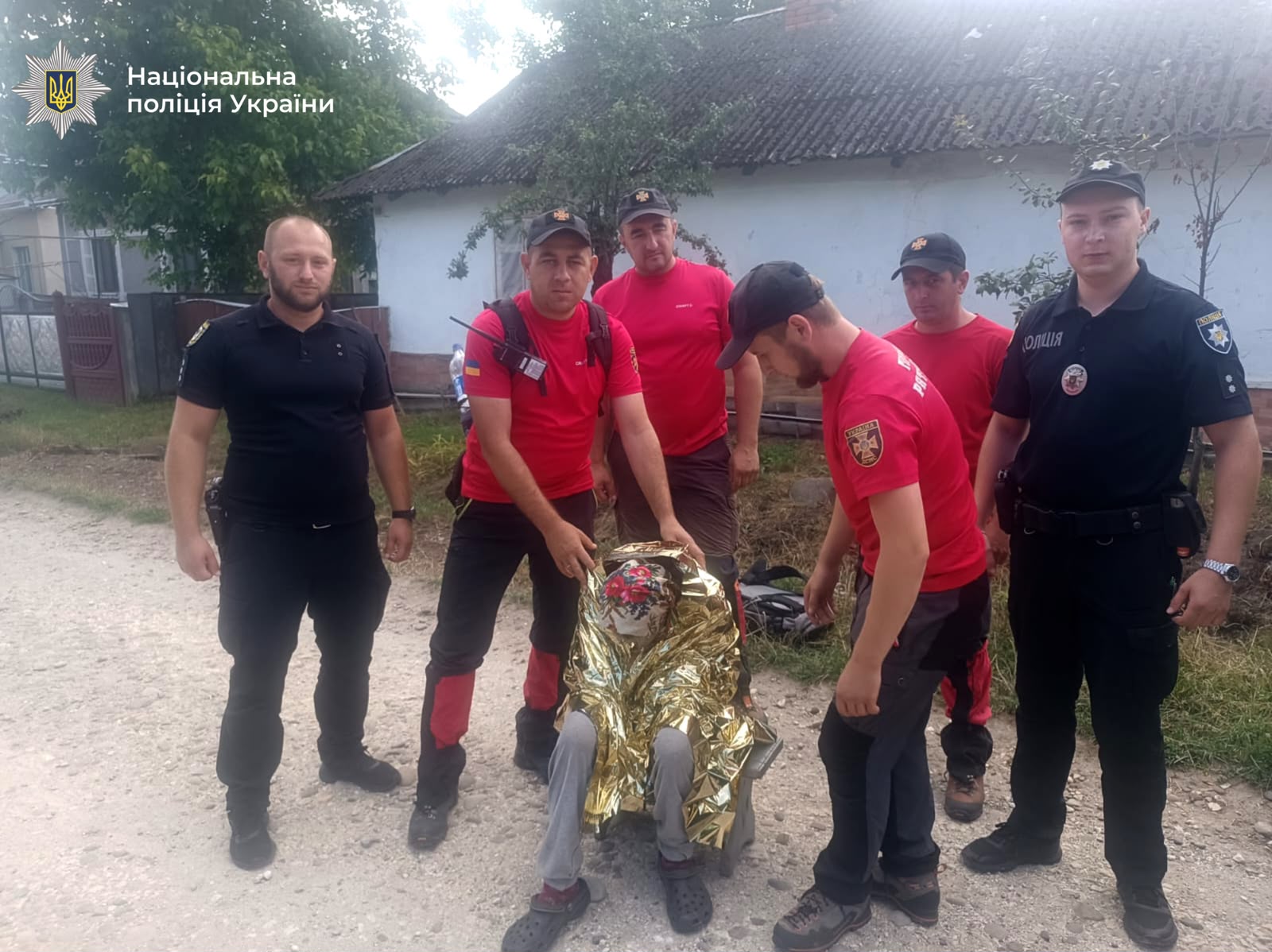 Упродовж трьох діб тривали пошуки 72-річної мешканки Тлумацької громади, яка вийшла з дому та не повернулася. До розшуку долучилися кінологи зі службовою собакою, рятувальники та місцеві жителі. Жінку знайшли у закинутому господарському приміщенні та передали медикам.