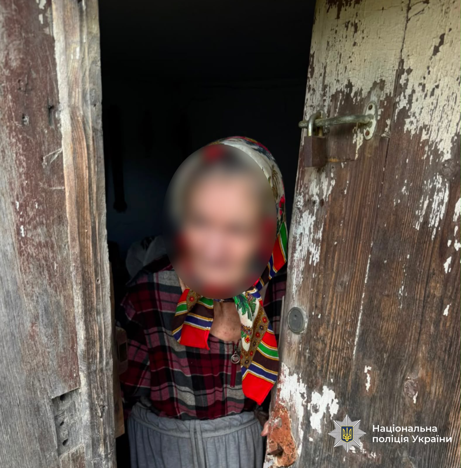 Упродовж трьох діб тривали пошуки 72-річної мешканки Тлумацької громади, яка вийшла з дому та не повернулася. До розшуку долучилися кінологи зі службовою собакою, рятувальники та місцеві жителі. Жінку знайшли у закинутому господарському приміщенні та передали медикам.