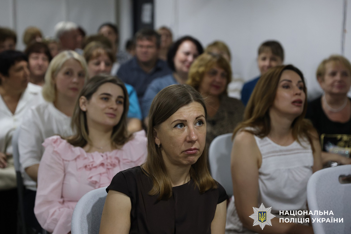 Поліцейські Харківщини відзначили медичних працівників з нагоди професійного свята