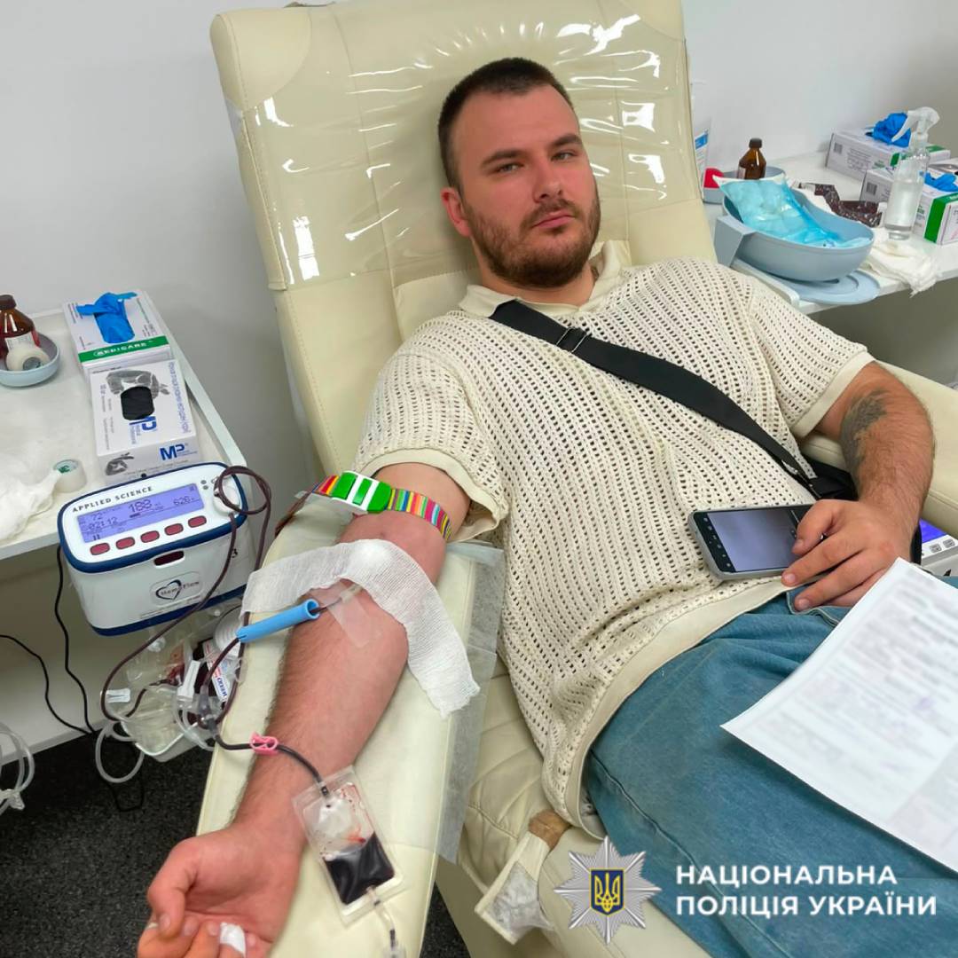 У Харкові поліцейські здали кров заради порятунку життів