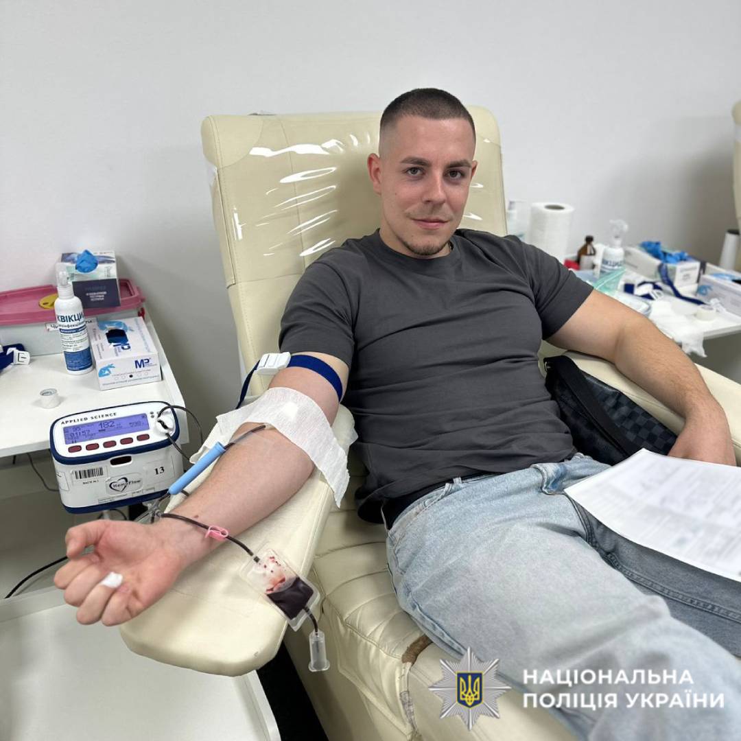 У Харкові поліцейські здали кров заради порятунку життів