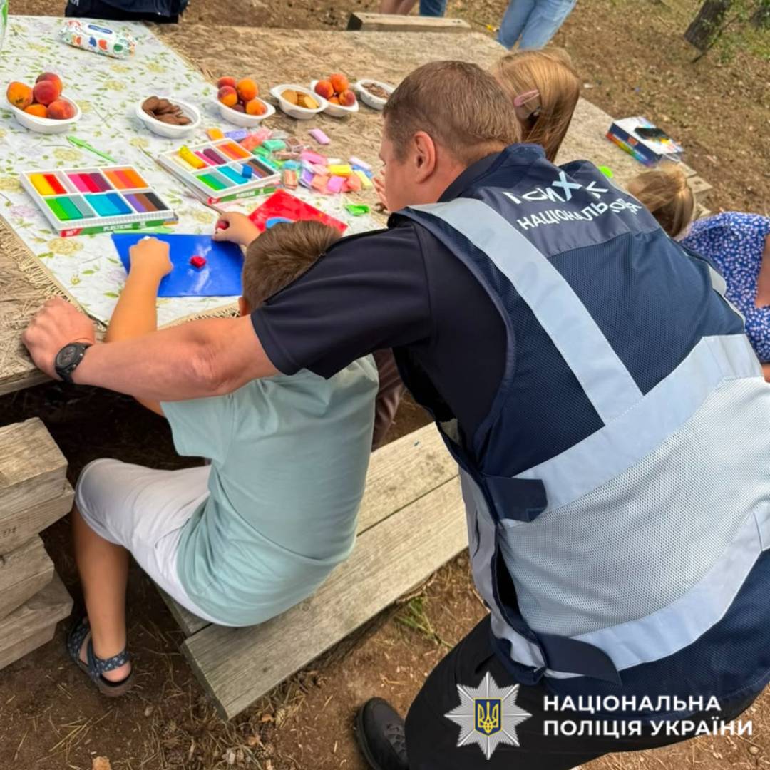 Поранені поліцейські та їхні родини взяли участь у психологічному заході з елементами іпотерапії