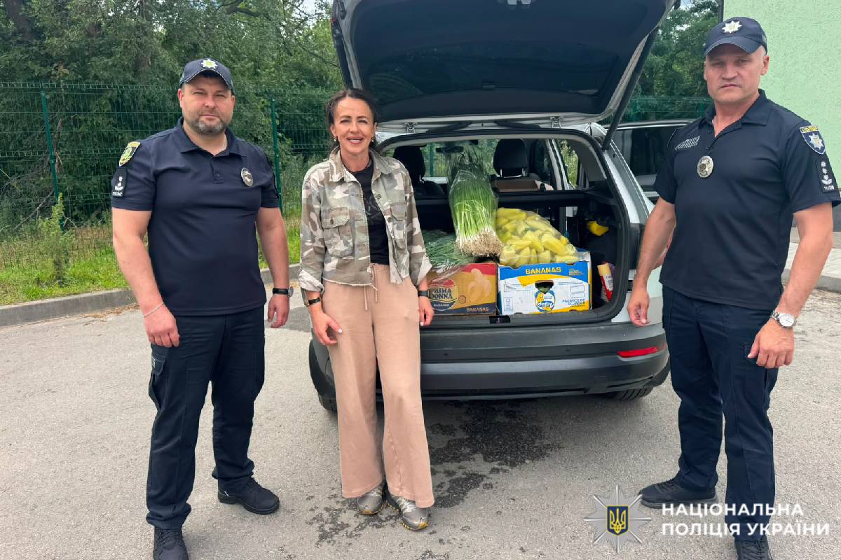 Поліцейські Харківщини передали гуманітарну допомогу медичним закладам