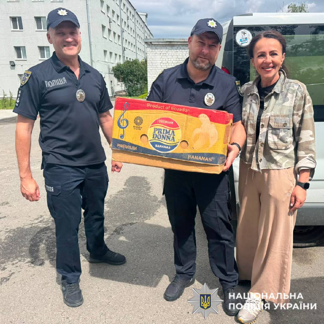 Поліцейські Харківщини передали гуманітарну допомогу медичним закладам