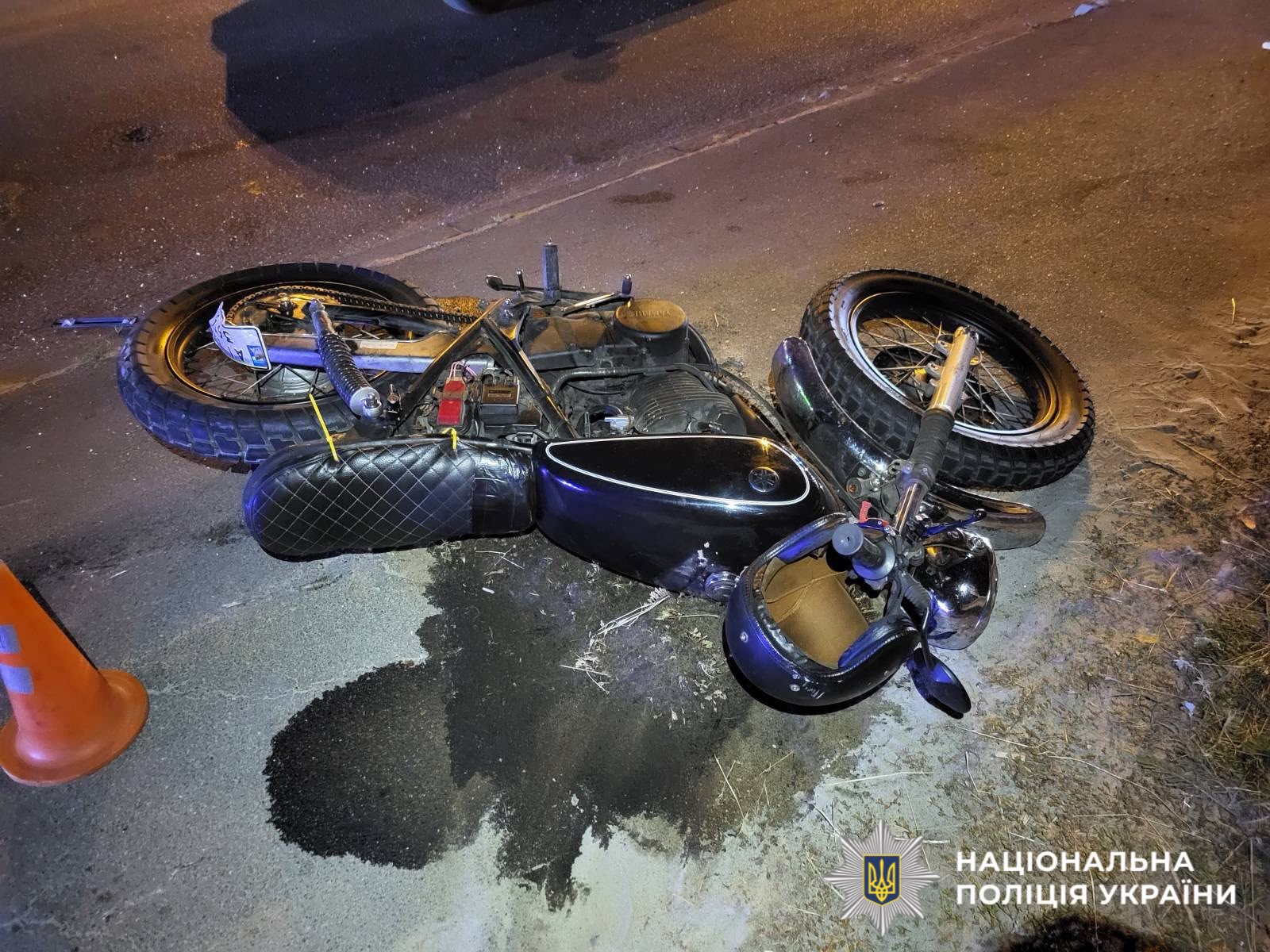 На фотографії зображено мототранспорт, який є учасником ДТП.