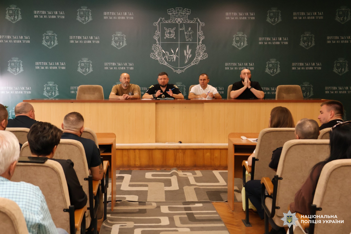 У Дергачівській громаді поліцейські з органами влади обговорили питання проведення обов'язкової евакуації дітей
