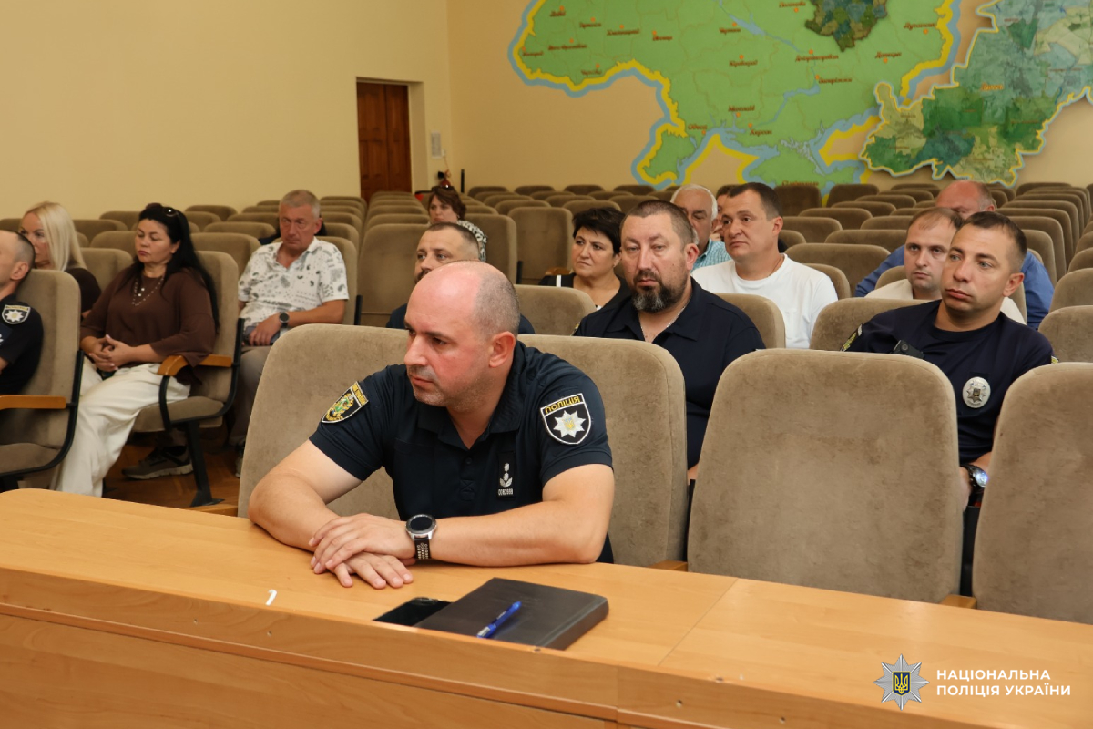 У Дергачівській громаді поліцейські з органами влади обговорили питання проведення обов'язкової евакуації дітей