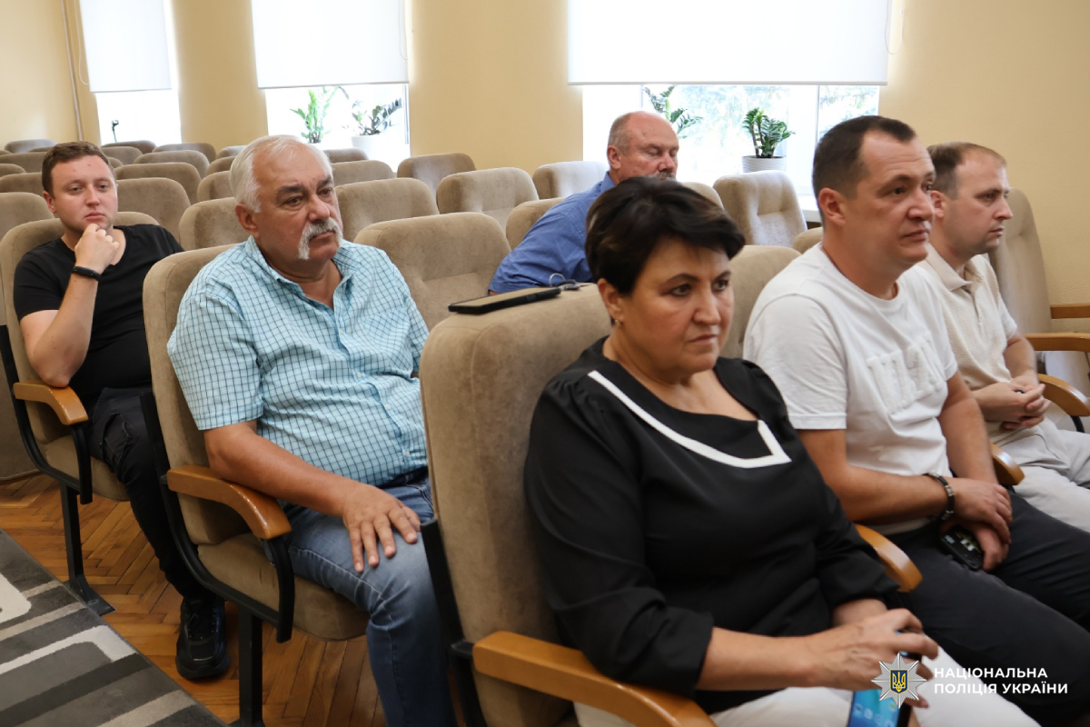 У Дергачівській громаді поліцейські з органами влади обговорили питання проведення обов'язкової евакуації дітей