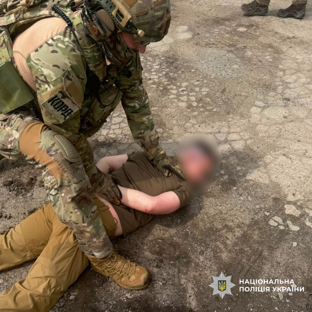 172 кілограми тротилу та комплектуючі до артилерійських боєприпасів: поліцейські Харківщини затримали торговця вибухівкою