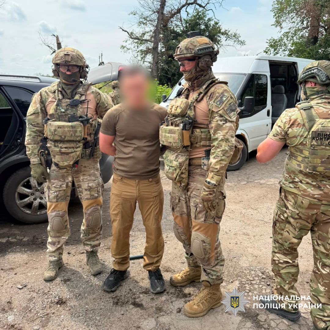172 кілограми тротилу та комплектуючі до артилерійських боєприпасів: поліцейські Харківщини затримали торговця вибухівкою