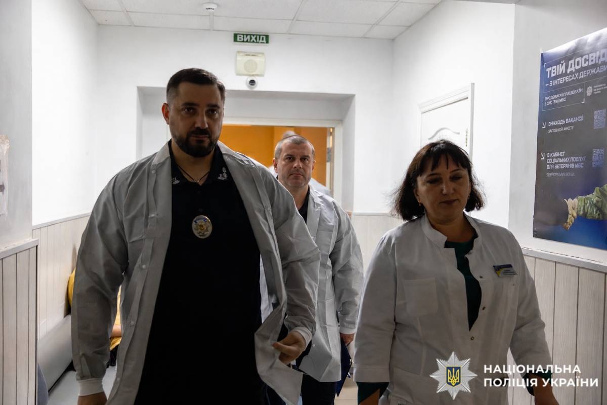 Поліцейського Харківщини нагородили відомчою відзнакою МВС України «Вогнепальна зброя»