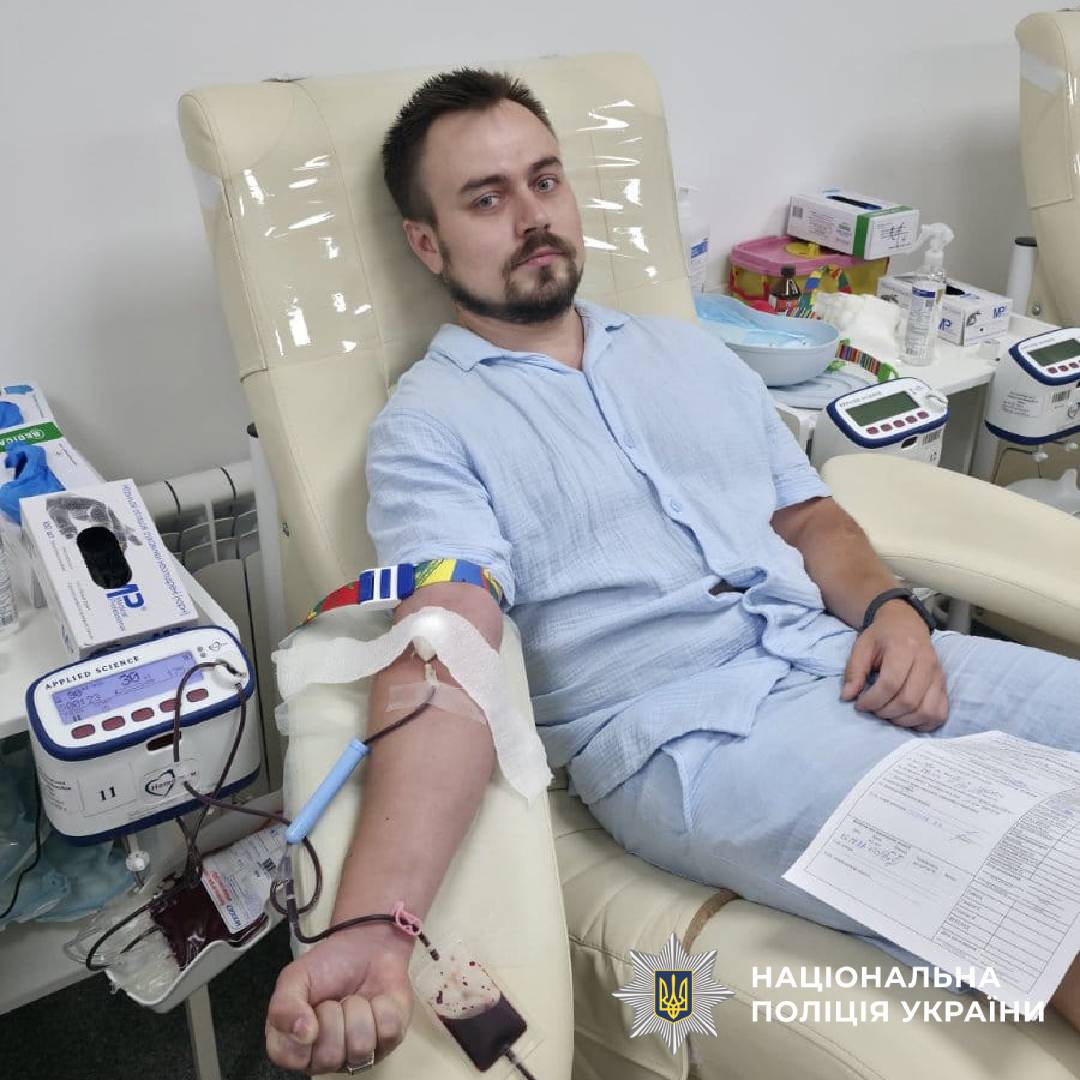 Поліцейські Харківщини долучилися до донорства крові для порятунку поранених захисників та цивільних