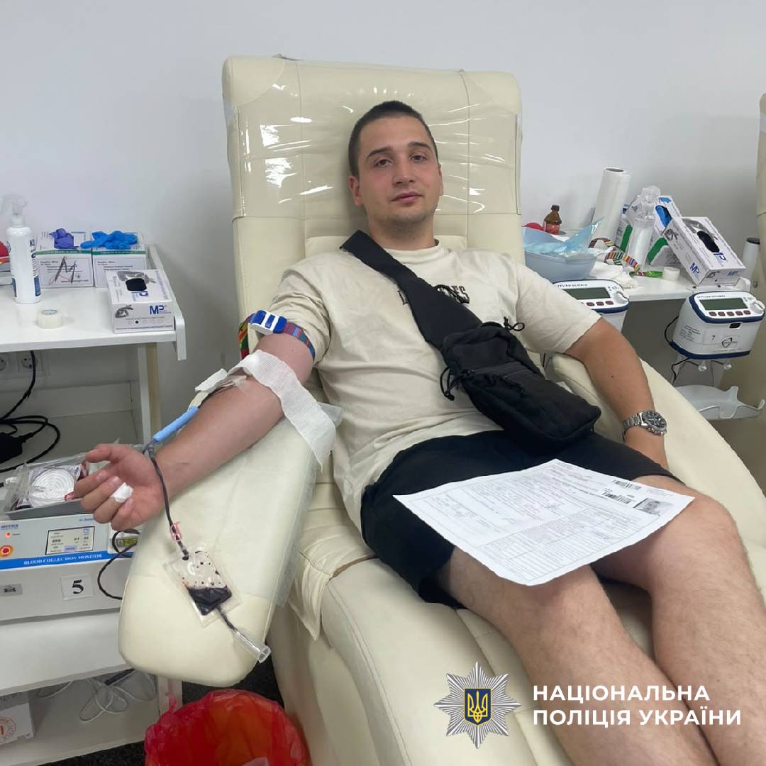 Поліцейські Харківщини долучилися до донорства крові для порятунку поранених захисників та цивільних