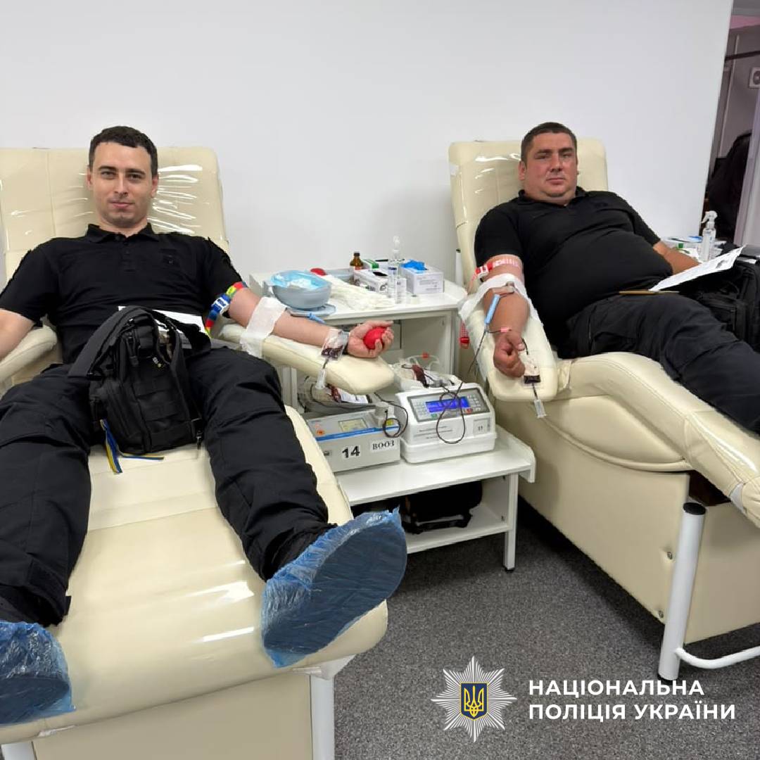 Поліцейські Харківщини долучилися до донорства крові для порятунку поранених захисників та цивільних