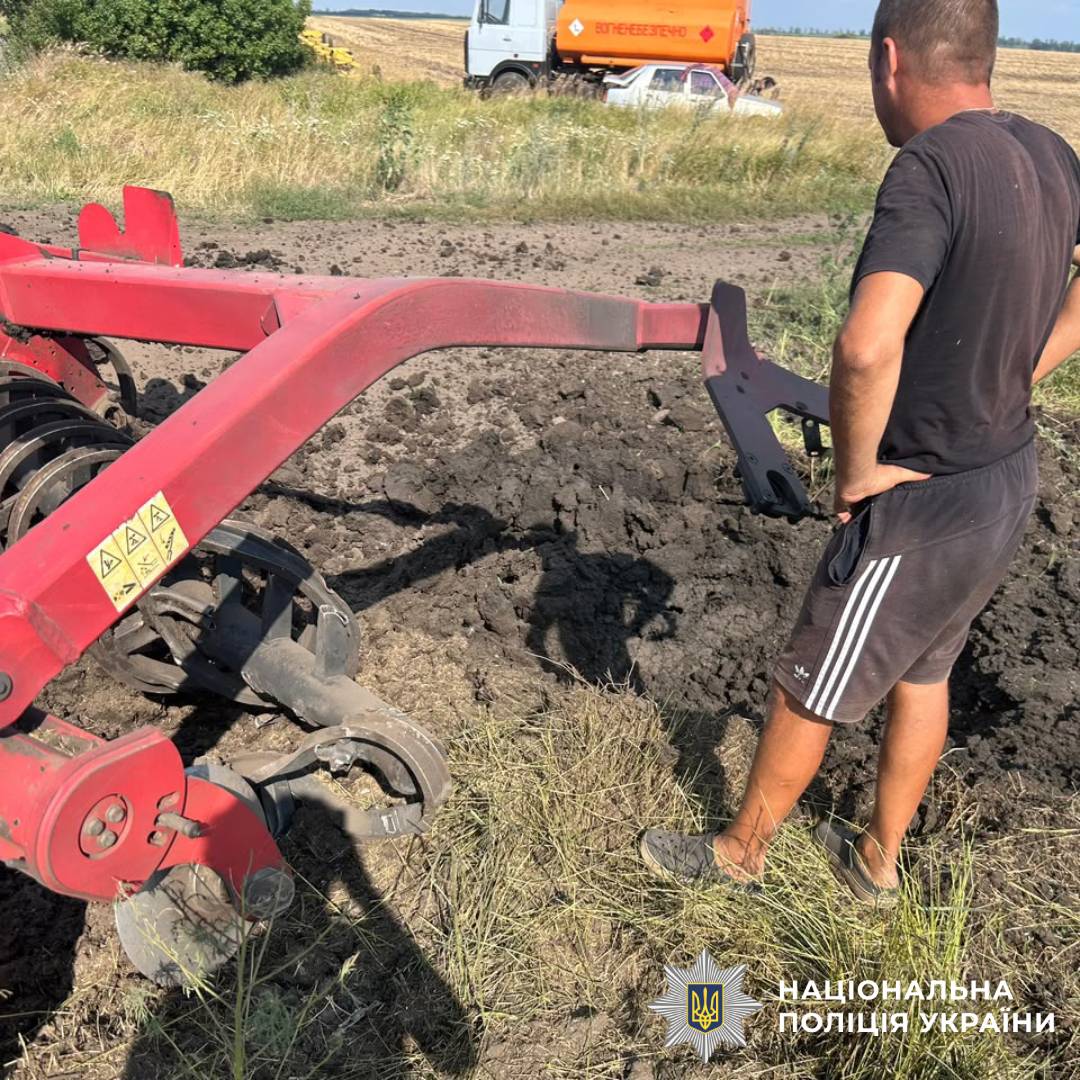 На Харківщині трактор наїхав на вибухонебезпечний предмет: поліція встановлює обставини події
