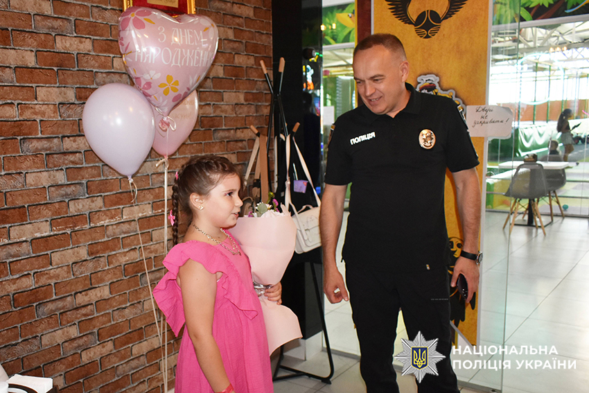 Вадим Парфентьєв спілкується з Дариною