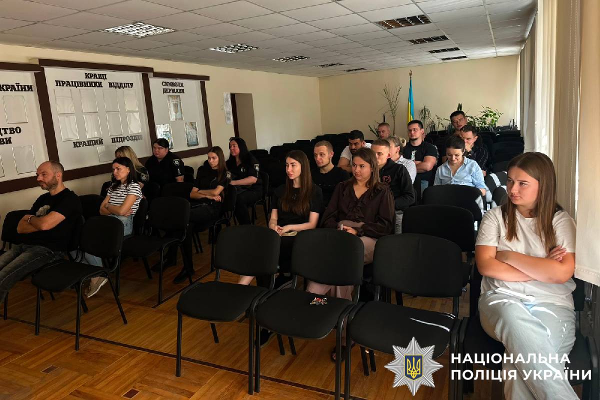 Критично важливі навички: поліцейські Харкова пройшли тренінг із домедичної допомоги