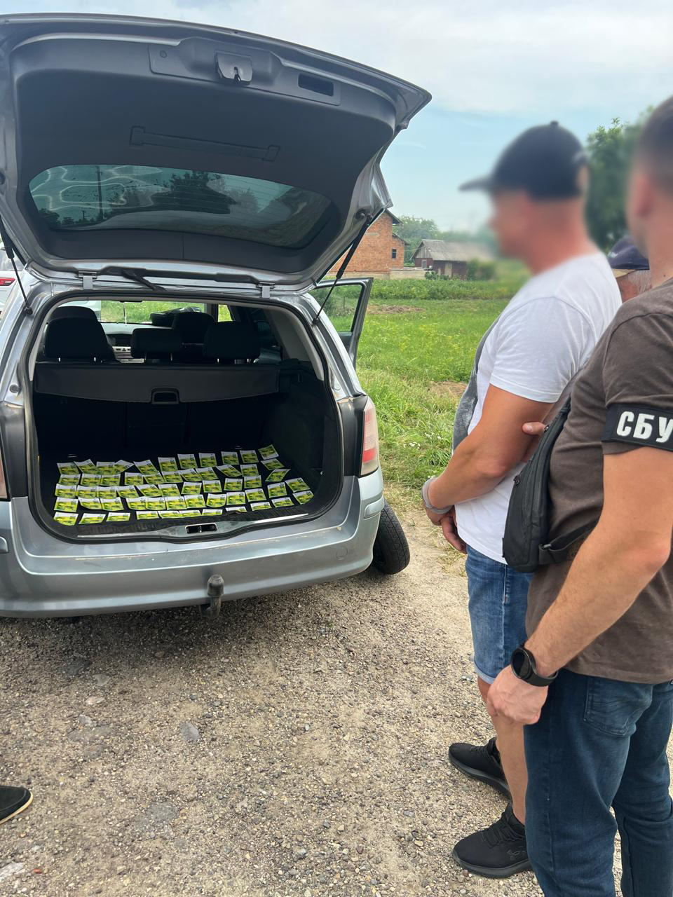 Фігурант – 49-річний житель міста Самбір налагодив схему незаконного переправлення військовозобов’язаних громадян через державний кордон України на територію Євросоюзу поза межами пунктів пропуску в період дії воєнного стану.