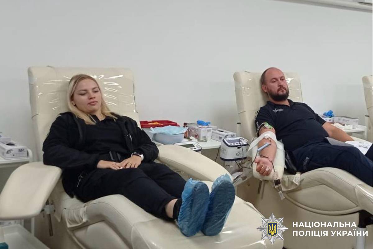 Краплі надії: поліцейські Харківщини продовжують здавати кров для порятунку життя
